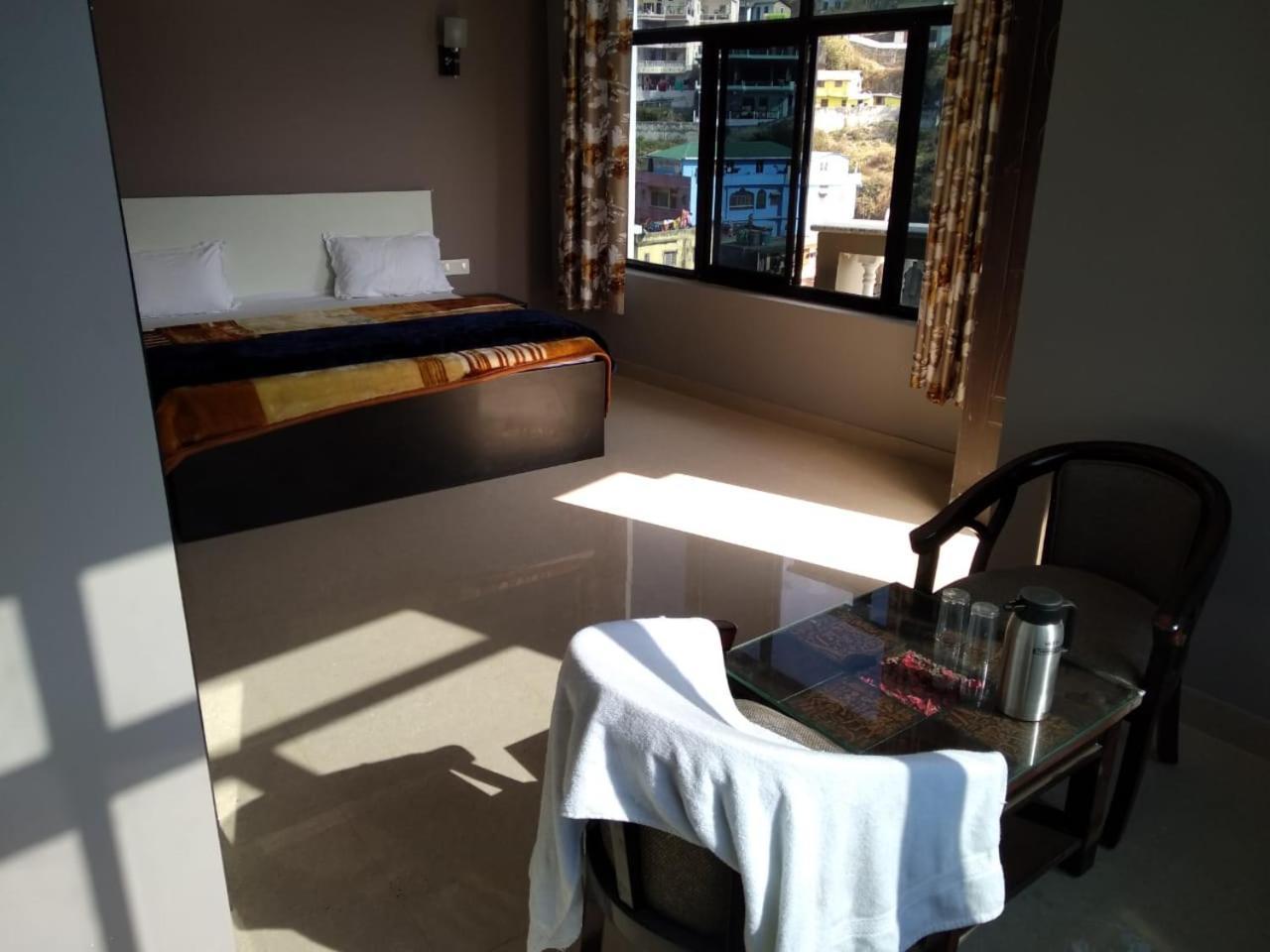 Hotel-78 Pithoragarh ภายนอก รูปภาพ