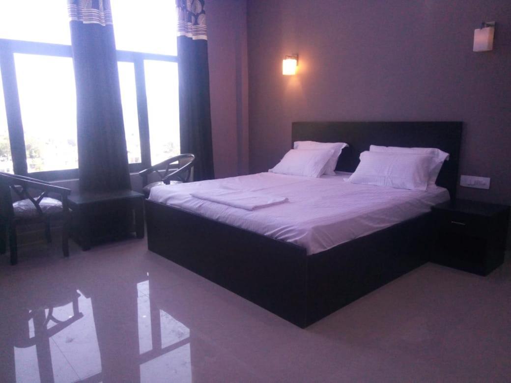 Hotel-78 Pithoragarh ภายนอก รูปภาพ