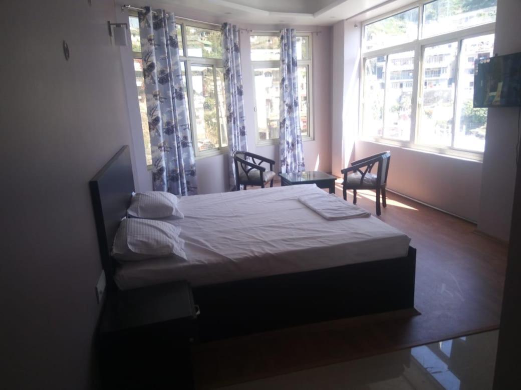 Hotel-78 Pithoragarh ภายนอก รูปภาพ