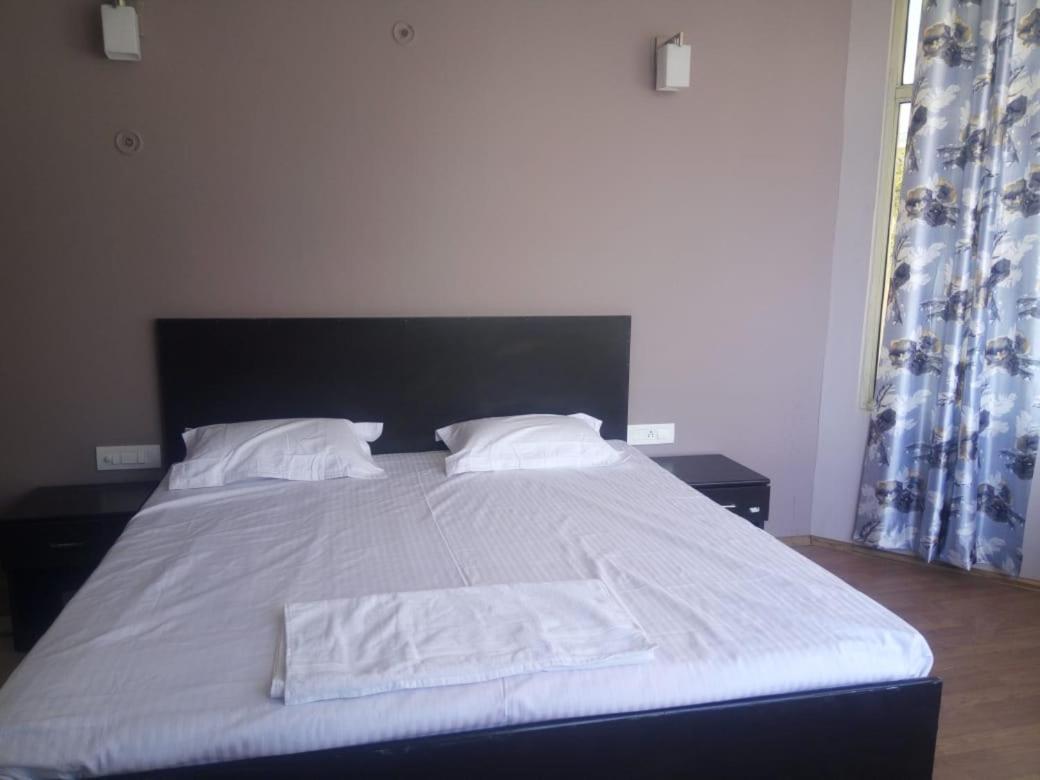 Hotel-78 Pithoragarh ภายนอก รูปภาพ
